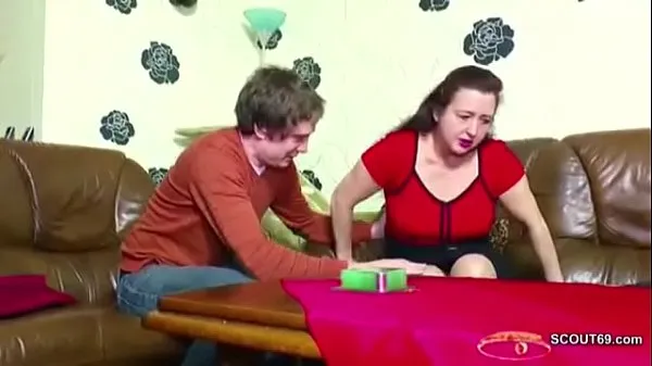 Hotte German Step-Son Seduce Mom to get First Fuck and Lost Virgin varme filmer