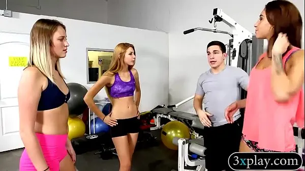 Hot Random girls flash their tits in the gym warm Movies