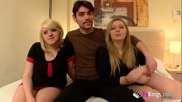 Hotte Blonde cousins introducing the guy they started having sex with varme film