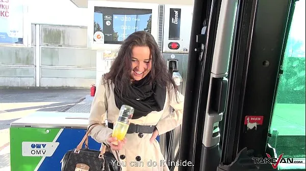 Hotte Rescued woman on gas station pay the price with her body varme film