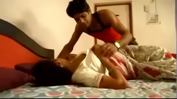 Vroči Romantic desi indian couple fucking hard topli filmi