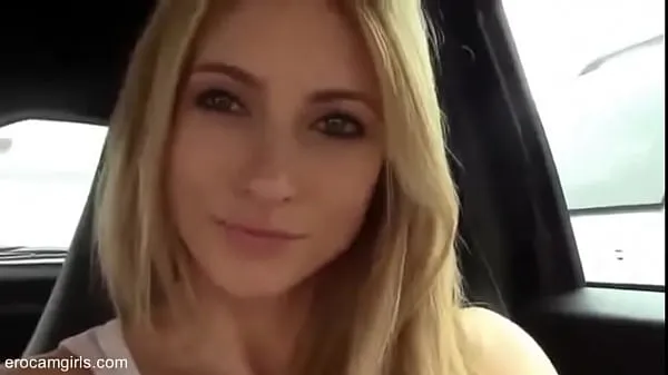 Quente Blondy hot girl gone wild and Masturbating in the car Filmes quentes