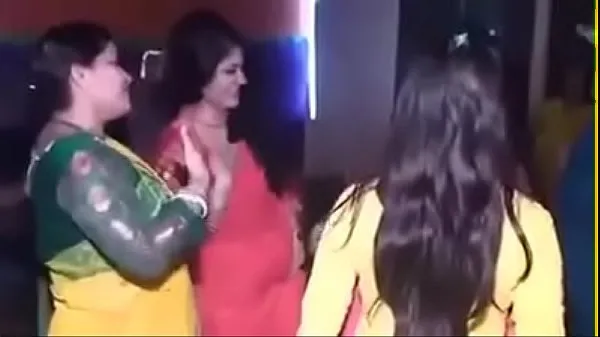 गर्म bangladeshi sexy bhabi dance video गर्म फिल्में