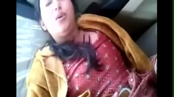 Desi Couple doing sex in car Film hangat yang hangat