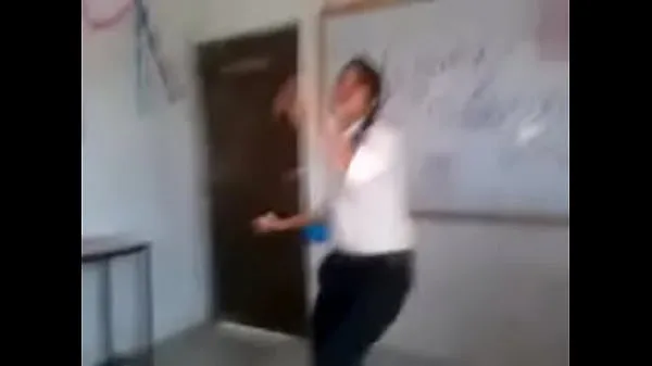 Indian girl dance in college low Filem hangat panas
