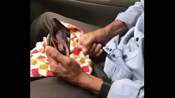 뜨거운 Gay khmer old man jerking off on car 따뜻한 영화