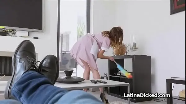 뜨거운 Latina teen maid blows in lingerie 따뜻한 영화