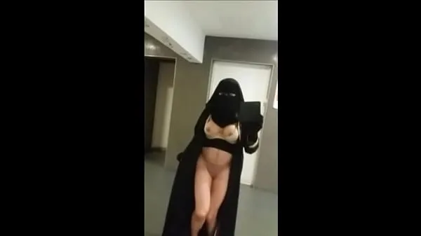 ホットな naked muslim under her niqab 温かい映画