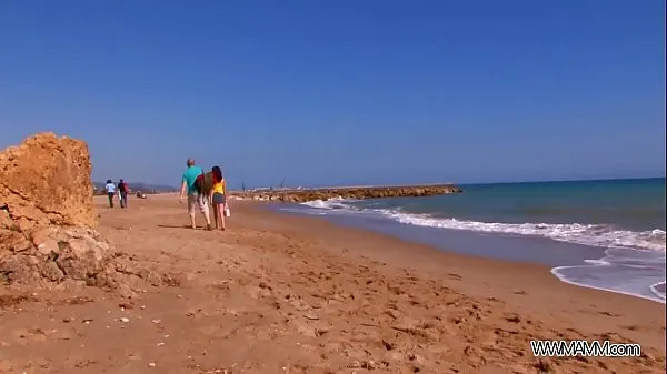 गर्म Myfirstpublic b. brunette convince dude on the beach to fuck her wet pussy गर्म फिल्में