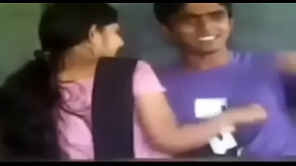 Hotte Indian students public romance in classroom varme film