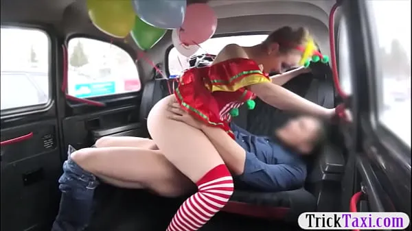Sweet babe in costume likes drivers cock Filem hangat panas