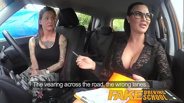 Vroči Fake Driving School Sexy strap on fun for new big tits driver topli filmi