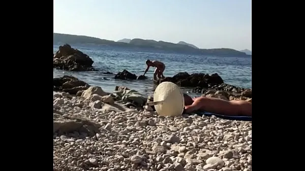 热Nudist beach Croatia温暖的电影