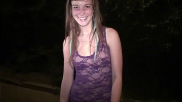 뜨거운 Cute young blonde girl going to public sex gang bang dogging orgy with strangers 따뜻한 영화