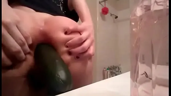 Hotte Young blonde gf fists herself and puts a cucumber in ass varme film
