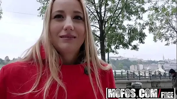 Hotte Mofos - Public Pick Ups - Young Wife Fucks for Charity starring Kiki Cyrus varme film