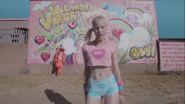 뜨거운 Die Antwoord - b.'s on Fire (Yolandi Only Music Video 따뜻한 영화