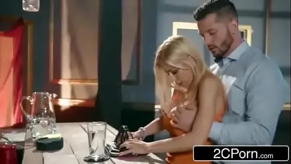 Vroči Dirty wife cheats with bar man - Alexis Fawx topli filmi