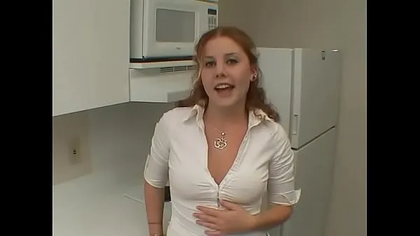 Hete She is alone at home -Masturbating in the kitchen warme films