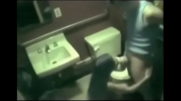 Hotte Voyeur Caught fucking in toilet on security cam from varme film