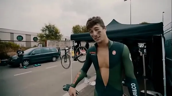 Καυτές Cyclist With a Great Dick ζεστές ταινίες