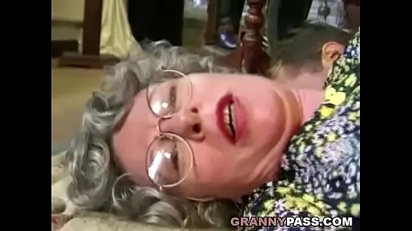 Nóng German Granny Can't Wait To Fuck Young Delivery Guy Phim ấm áp