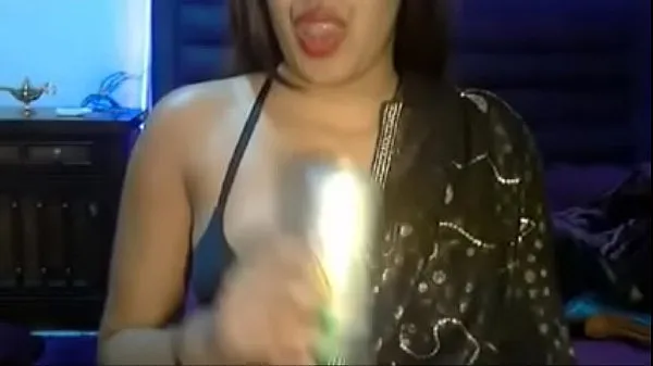 گرم busty indian chick stripping saree on cam fingering گرم فلمیں