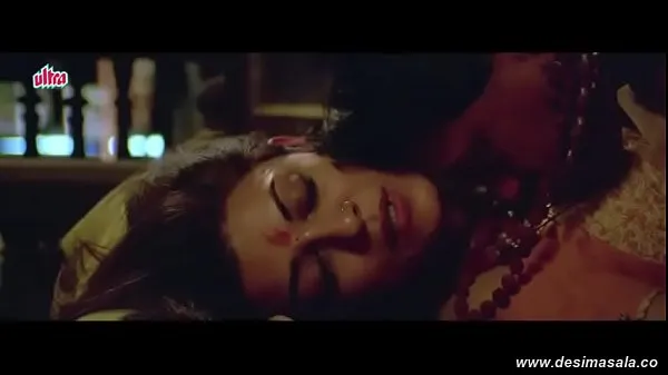 أفلام ساخنة desimasala.co - Hot Scenes Of Mithun And Sushmita Sen From Chingaari دافئة