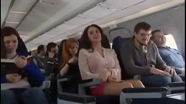 Quente Mariya Shumakova Seios piscando no avião - Vídeo HD grátis Filmes quentes