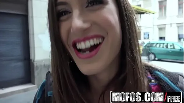 Mofos - Public Pick Ups - Spanish Beauty Gives Messy Head starring Julia Roca Film hangat yang hangat