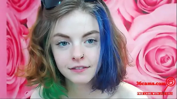 Gorące Hot Tattooed Girl with Dyed Hair Masturbateciepłe filmy