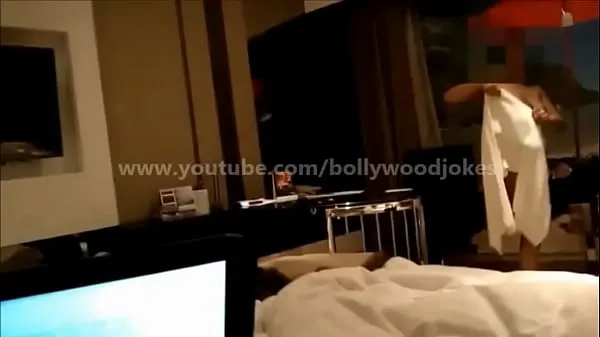 Heiße Frisch vermählte indische Frau im Hotel Enf Towel Drop Teasing Room Service Boywarme Filme