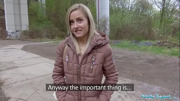 Žhavé Public Agent Blonde runs from Police after fucking outdoors žhavé filmy