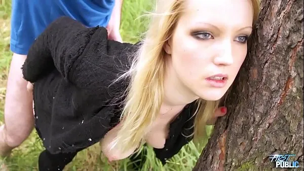 Gorące Naive busty blonde do what stranger want in the wood and get his cum on titsciepłe filmy