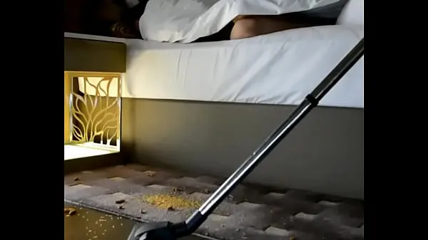 گرم Desi Wife Pankhuri Teases her Ass to Room Cleaning Guy in Hotel Fun with Hubby گرم فلمیں