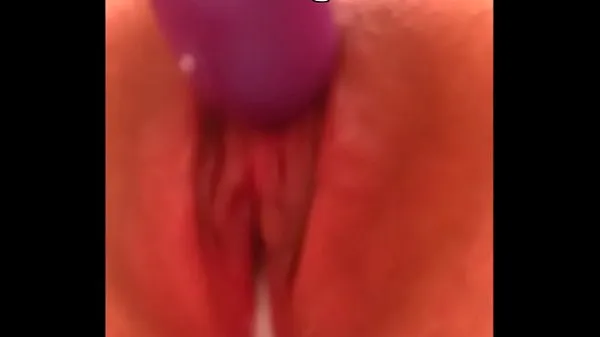 热Kinky Housewife Dildoing her Pussy to a Squirting Orgasm温暖的电影