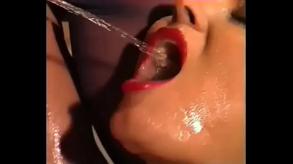 Heta German pornstar Sybille Rauch pissing on another girl's mouth varma filmer