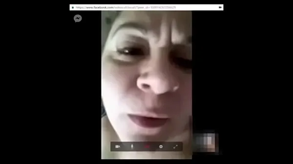 Vroči Mature Bitch Masturbates On Facebook topli filmi