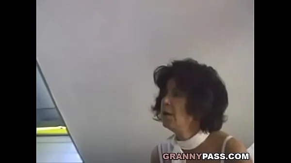 Žhavé Hairy Grandma Takes Young Dick žhavé filmy