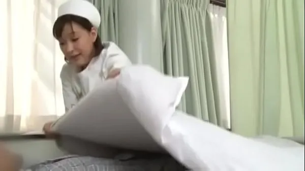 Sexy japanese nurse giving patient a handjob Film hangat yang hangat