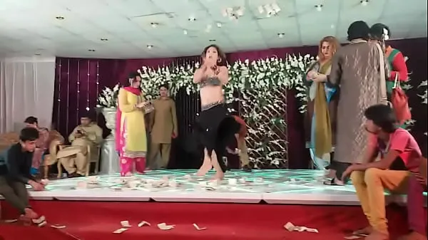Hotte jiya khan Mehndi dance on billi .MP4 varme filmer