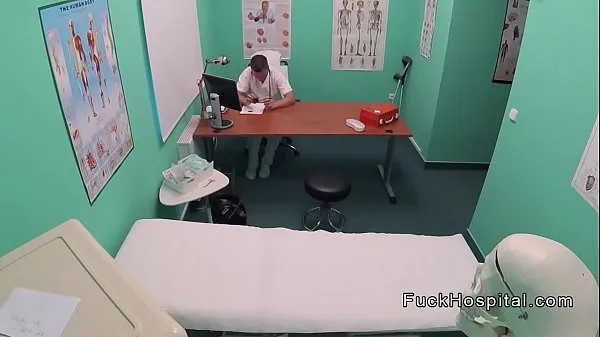 Doctor filming sex with blonde patient Film hangat yang hangat
