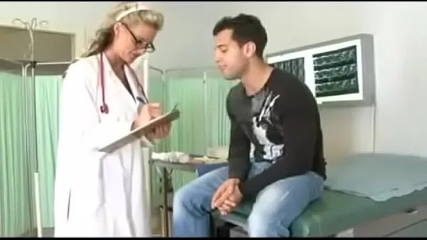 Quente blonde stocking nurse fucked Filmes quentes
