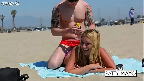 ภาพยนตร์ยอดนิยม Massage Prank (Gone Wild) Kissing Hot Girls On the Beach เรื่องอบอุ่น