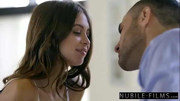 ホットな NubileFilms-ガールフレンドのチートとコックの潮吹き 温かい映画