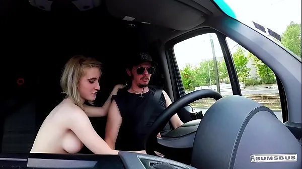 BUMS BUS - Petite blondie Lia Louise enjoys backseat fuck and facial in the van Film hangat yang hangat