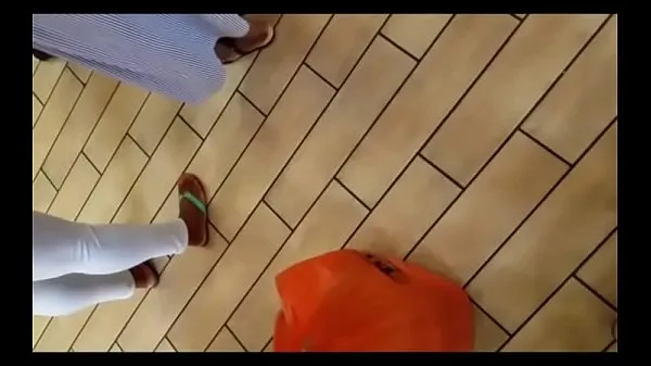 Горячие Ноги чернокожей скрытой камерой в БКтеплые фильмы
