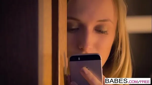 Žhavé Babes - (Aislin, Vicky Love) - Found on Her Phone žhavé filmy