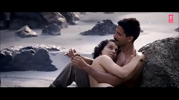 ภาพยนตร์ยอดนิยม Kangana Ranaut Topless nude scene เรื่องอบอุ่น