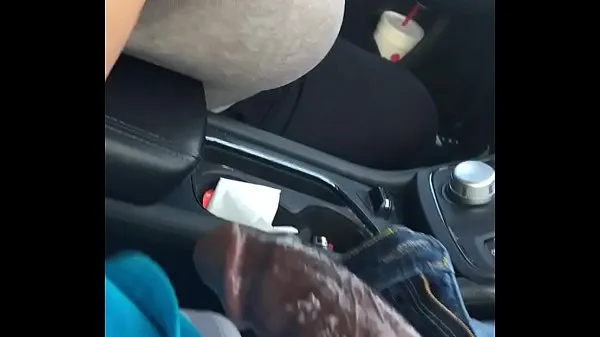 Hotte Candy Cakes sucking dick in the car varme filmer
